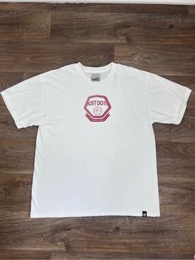 Vintage Y2K Nike White Short Sleeve Tee with Red Soccer Logo/A421